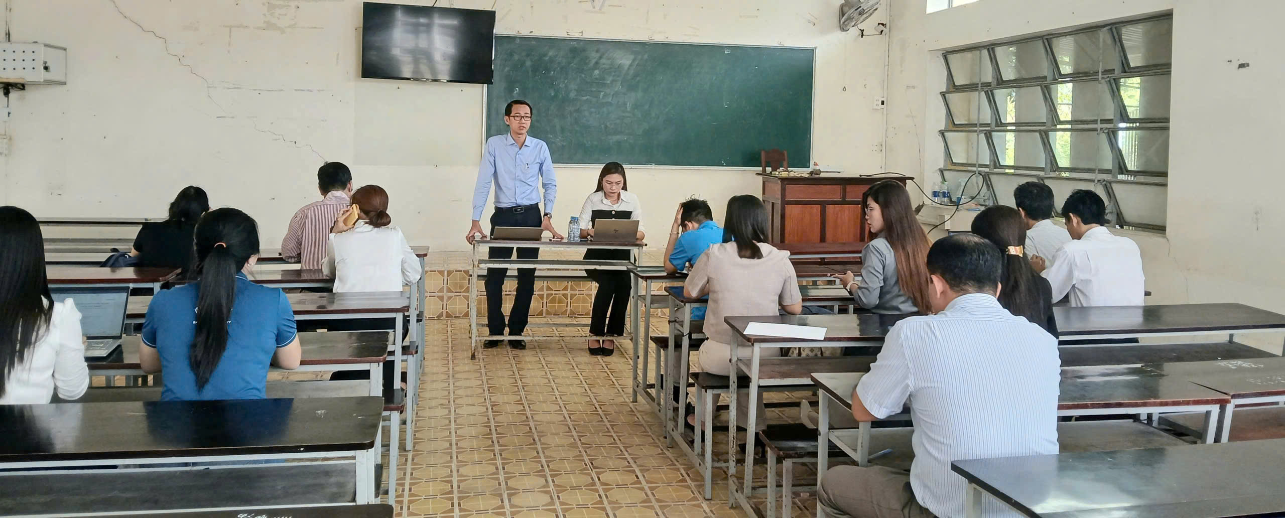 HỘI NGHỊ VIÊN CHỨC - NGƯỜI LAO ĐỘNG KHOA KINH TẾ VÀ LUẬT, TRƯỜNG ĐẠI HỌC BẠC LIÊU